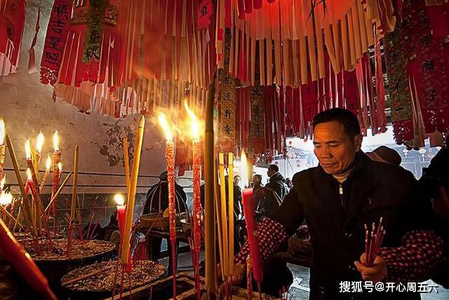 探寻黄大仙精选三肖的神秘世界，一场文化与智慧的深度对话黄大仙精选三肖三资料